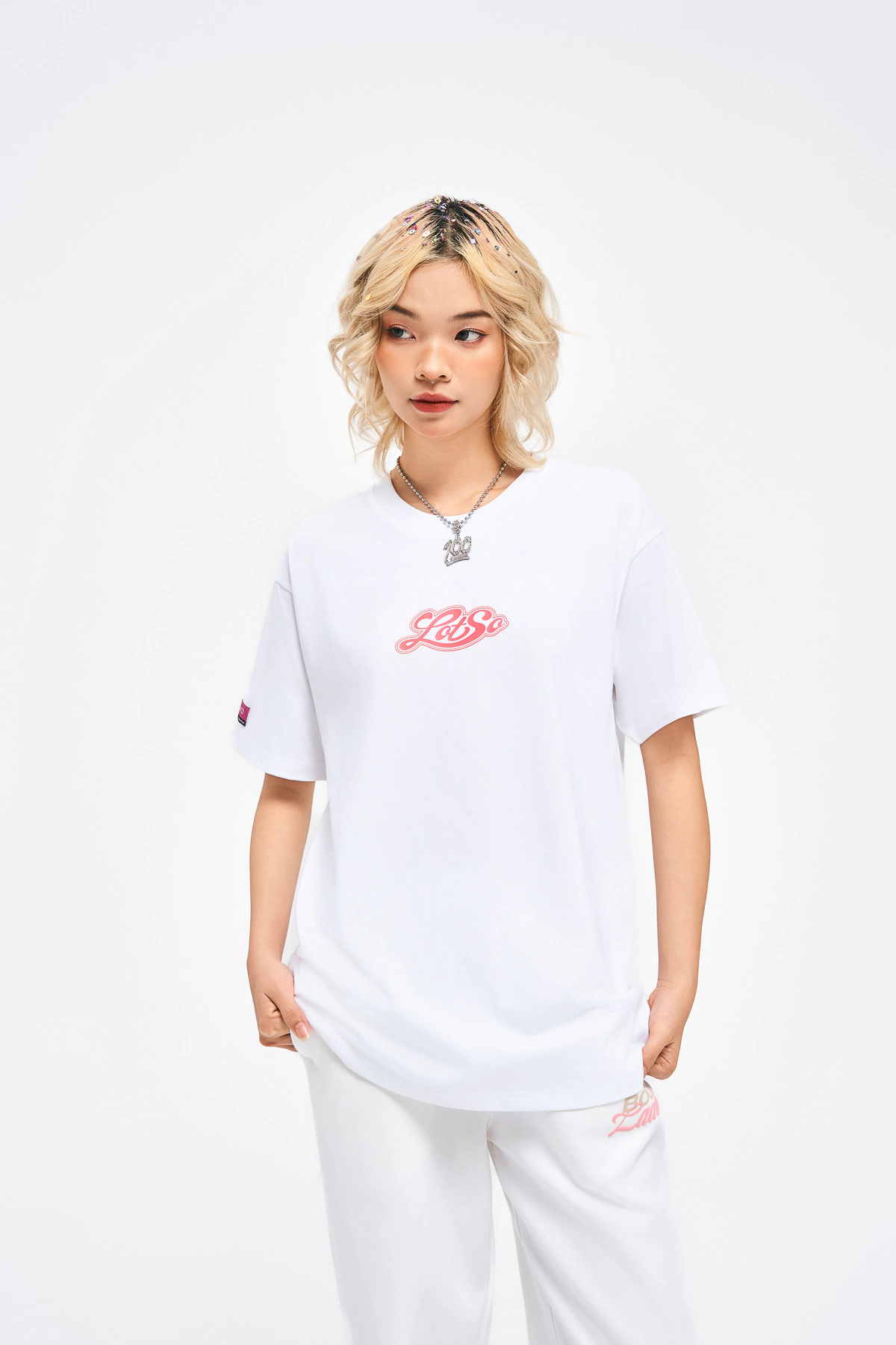Áo phông GẤU LOTSO NGỒI THẢM IN LƯNG regular