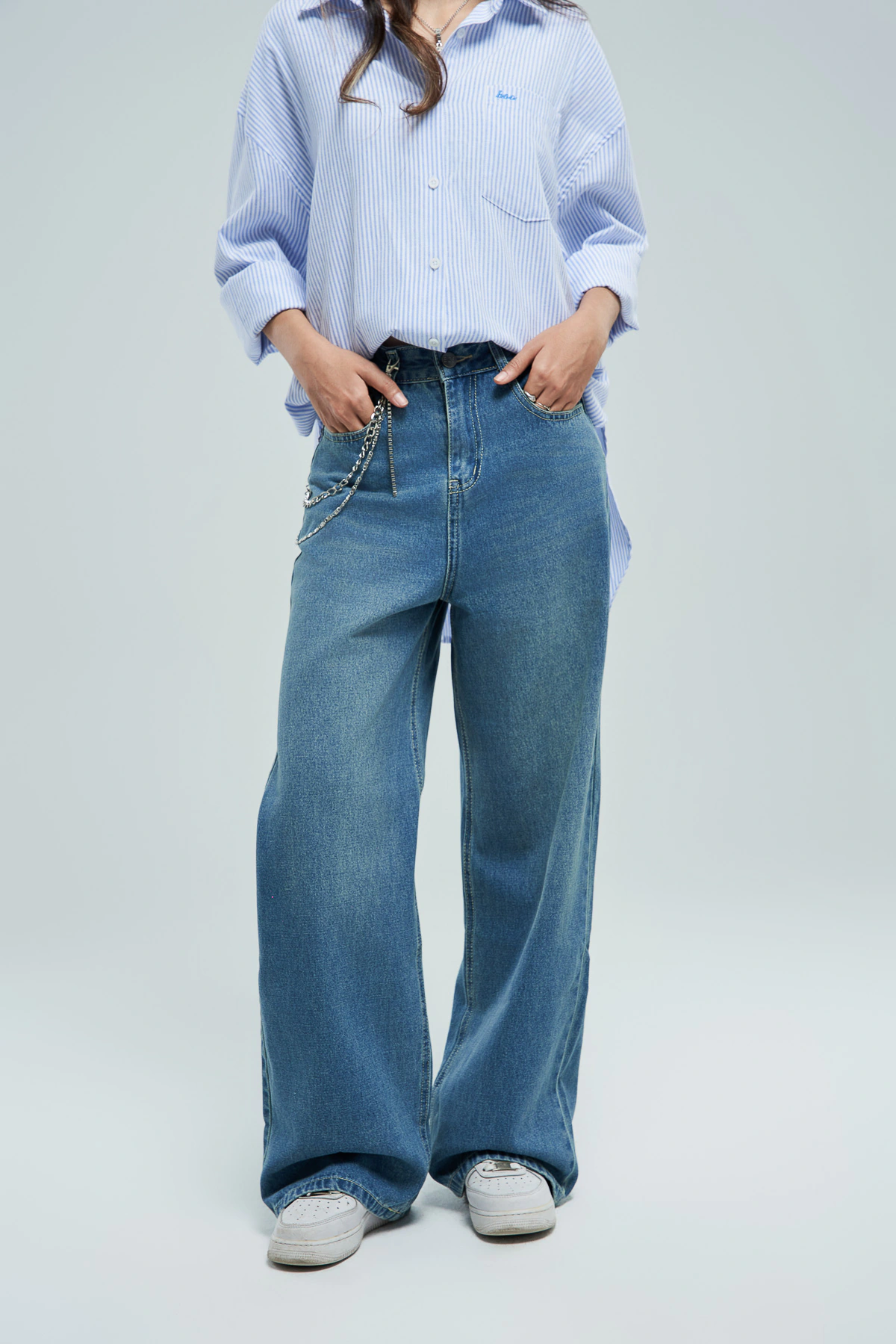 Quần jeans NỮ THÊU LOGO ESSENTIAL wide-leg