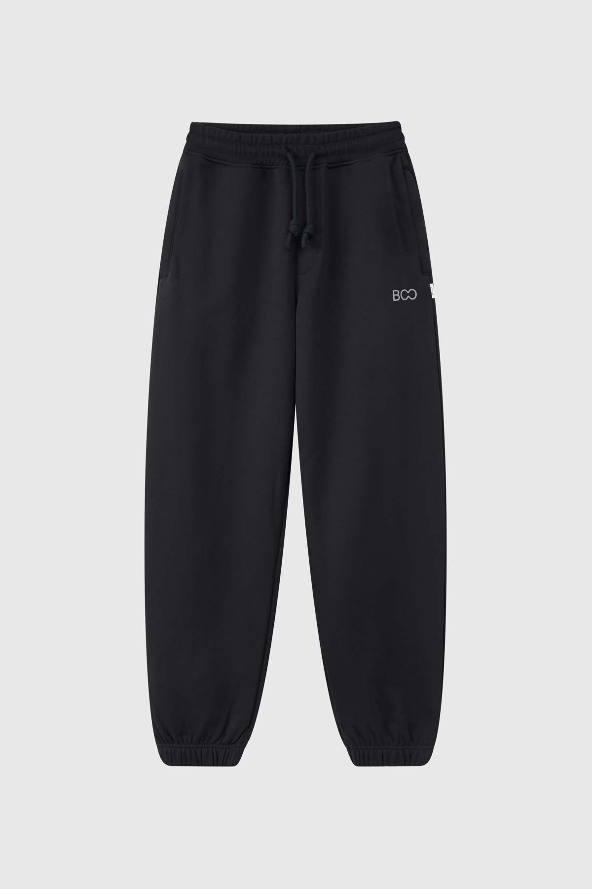 Quần nỉ jogger túi khóa logo BOO