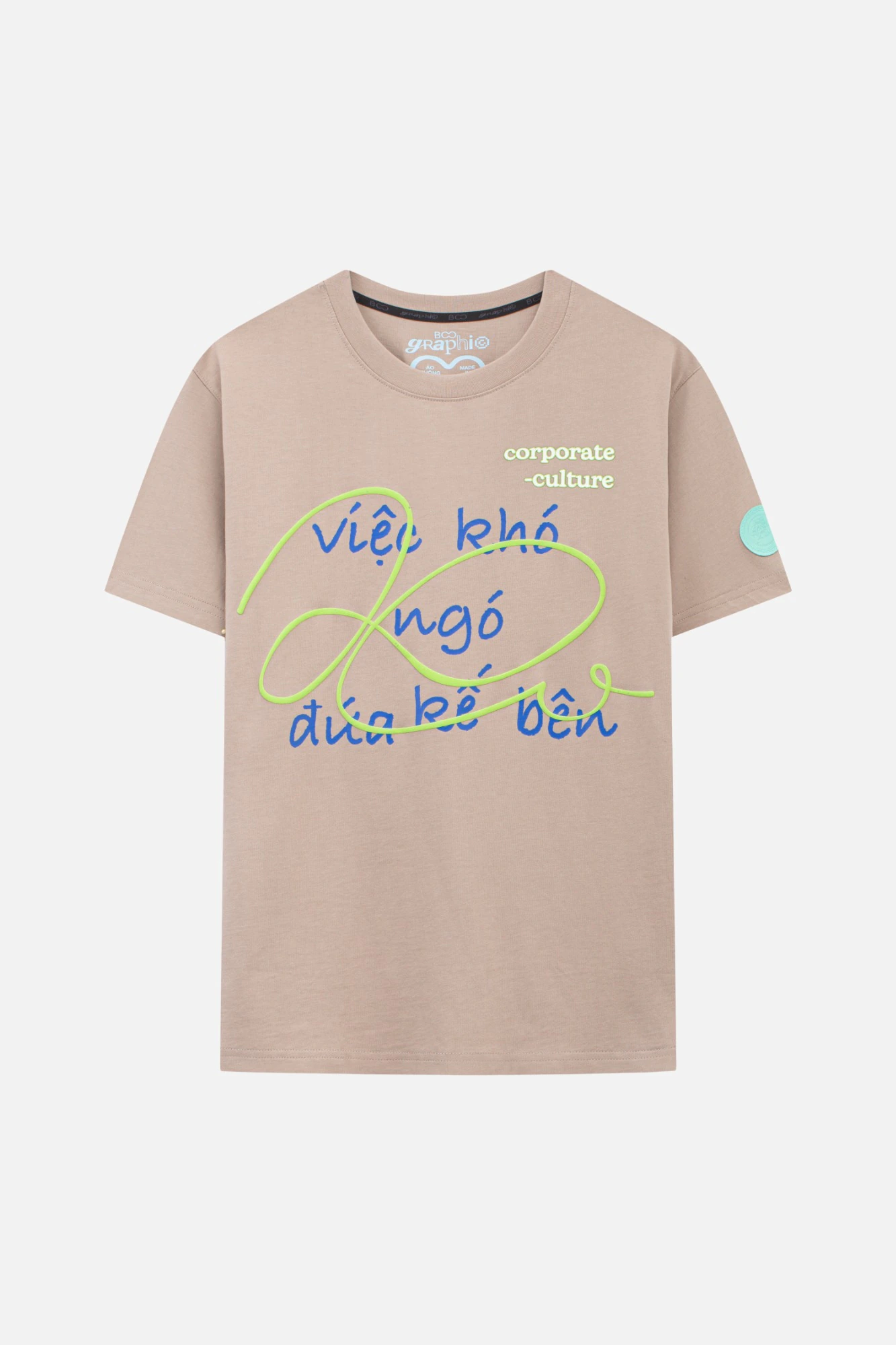 ÁO PHÔNG GRAPHIC VIỆC KHÓ NGÓ ĐỨA KẾ BÊN
